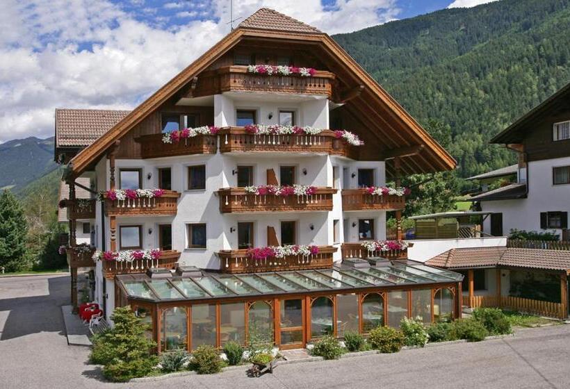 Отель Schmalzlhof