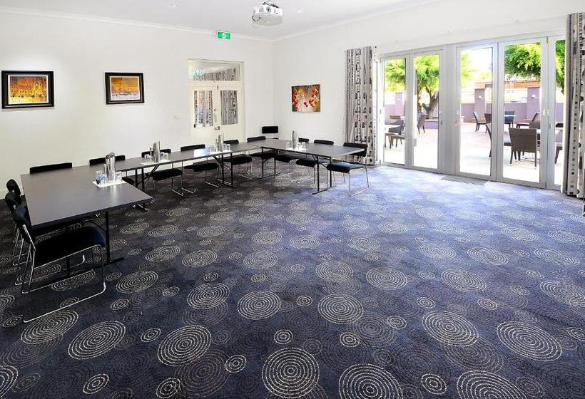 Mackellar Motel
