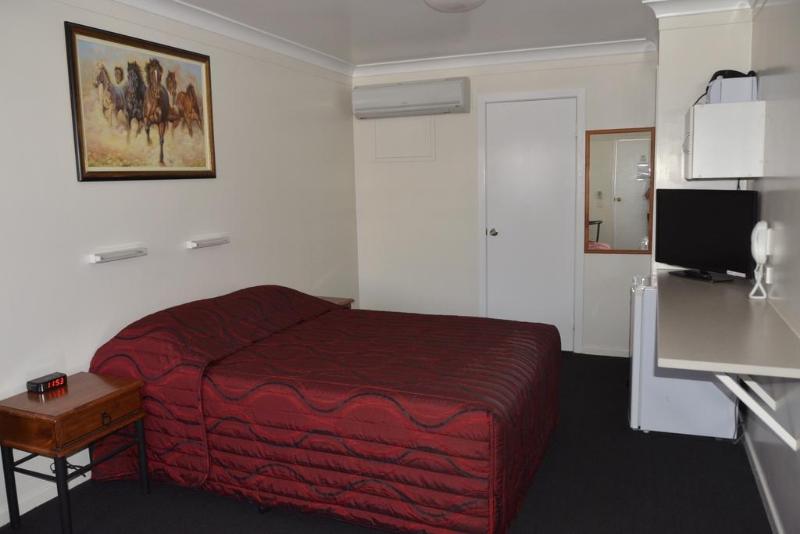 汽车旅馆  Charleville Waltzing Matilda Motor Inn