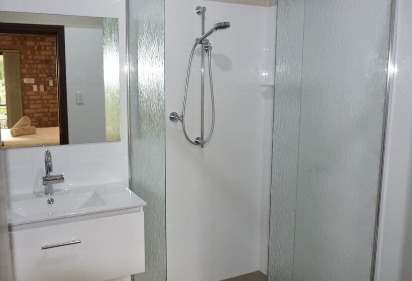 Edge Of The Forest Motel