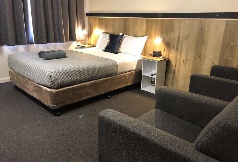 Wattle Tree Motel