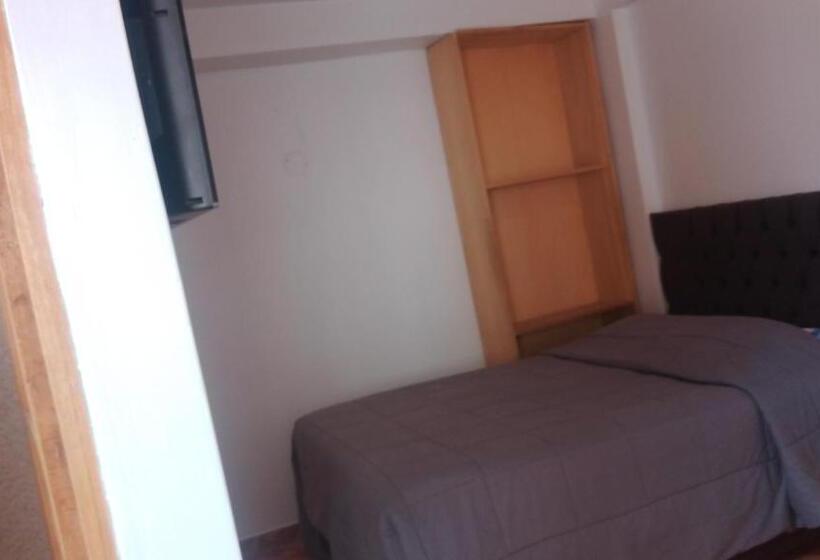 Отель Hostal Festival