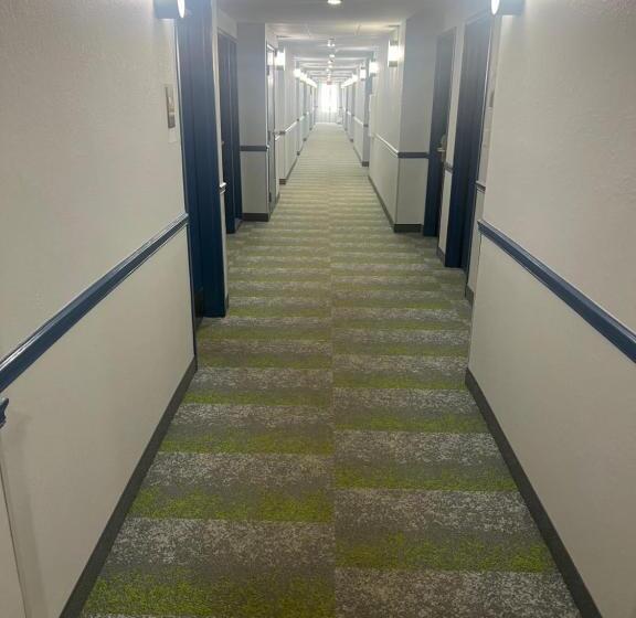 هتل Welcome Inn & Suites East Chase/pike Road