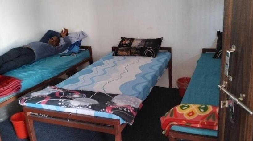 Bed and Breakfast Laxmi Paying Guest House