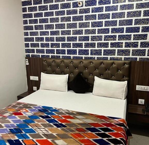 בית מלון כפרי Chandigarh Inn