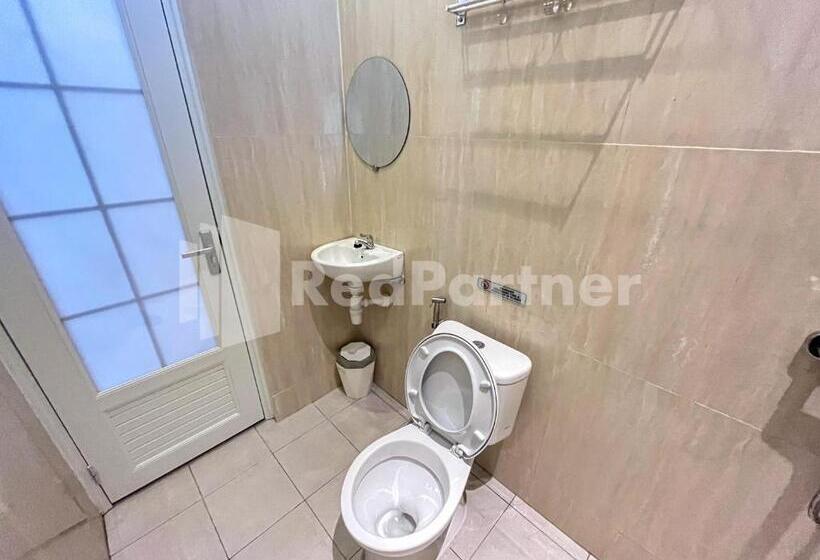 ホテル Jenggo Riverside Mitra Reddoorz Near Kampung Inggris Pare