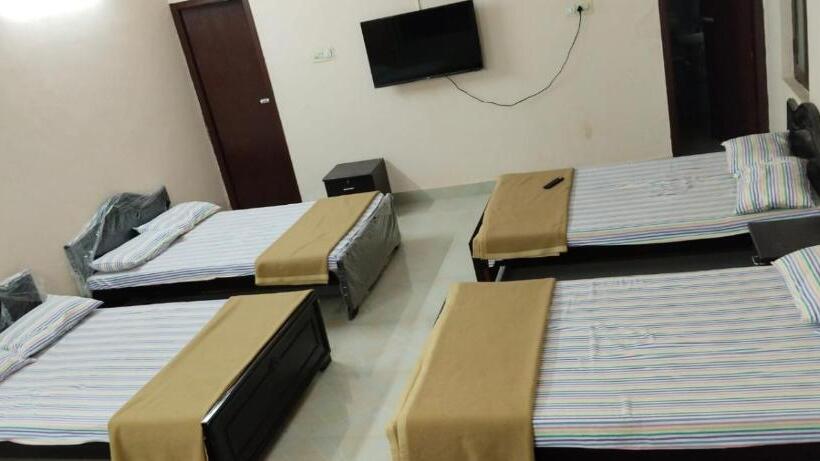 هتل Kumaragam Resorts