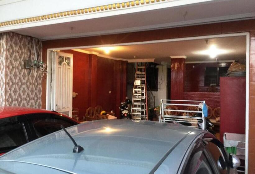 בית מלון כפרי Spot On 93880 Guest House Bu Iin Syariah