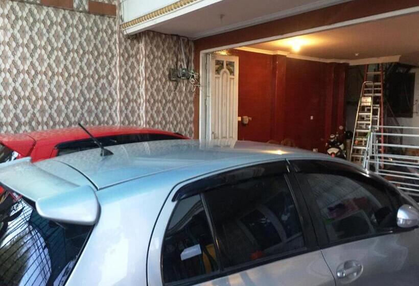 בית מלון כפרי Spot On 93880 Guest House Bu Iin Syariah