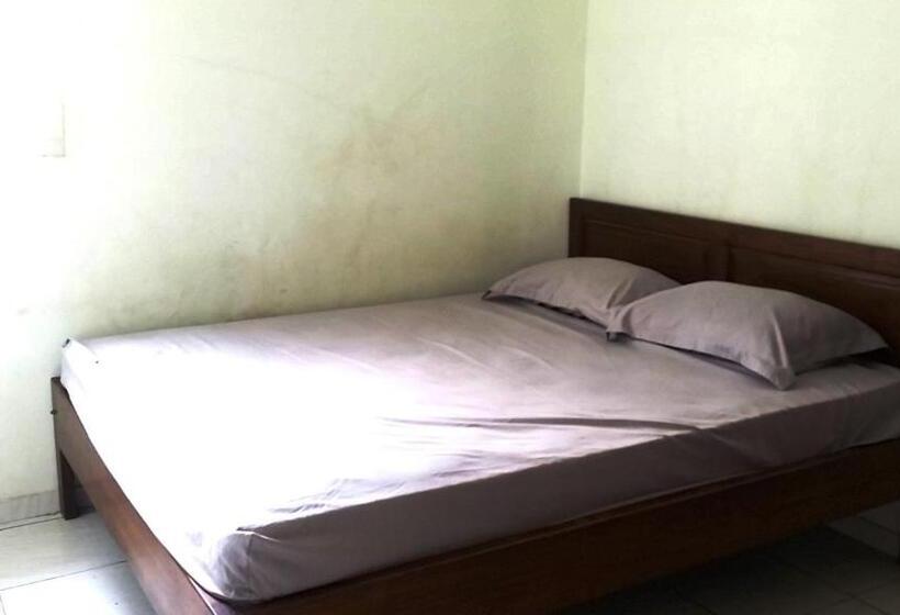 בית מלון כפרי Spot On 93880 Guest House Bu Iin Syariah