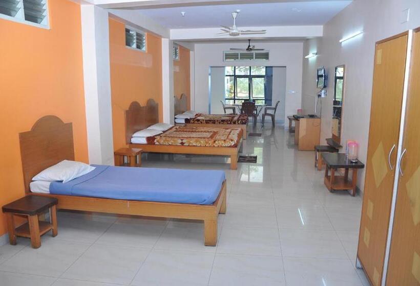 בית מלון כפרי Vinayaka Deluxe Lodge