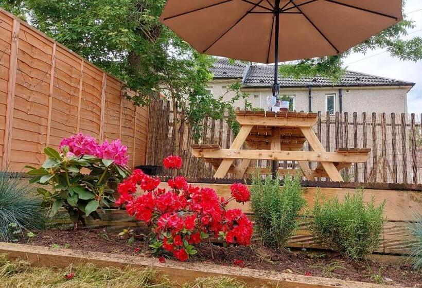 بنسيون Mini Hotel With Home Facilities In Hamilton West