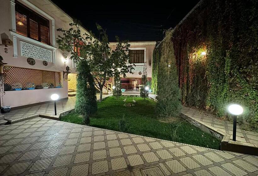 بنسيون Siyob Guest House &