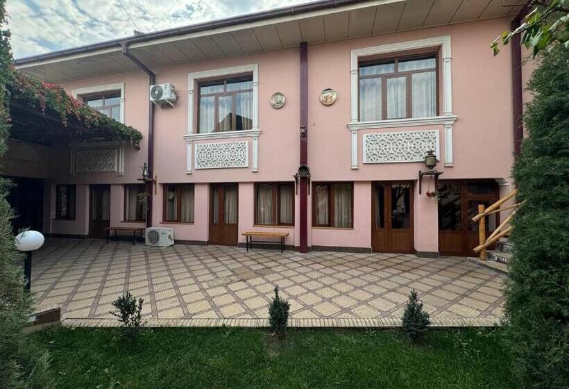بنسيون Siyob Guest House &