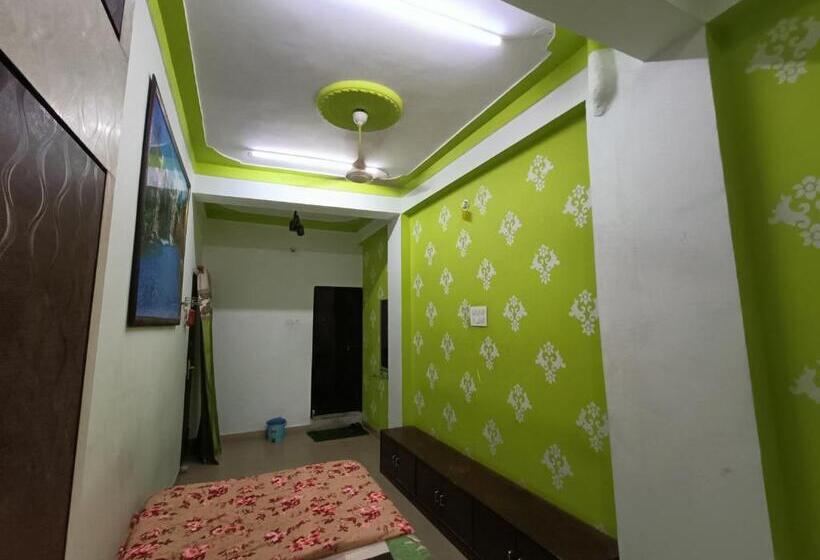 Hotel Bhavya