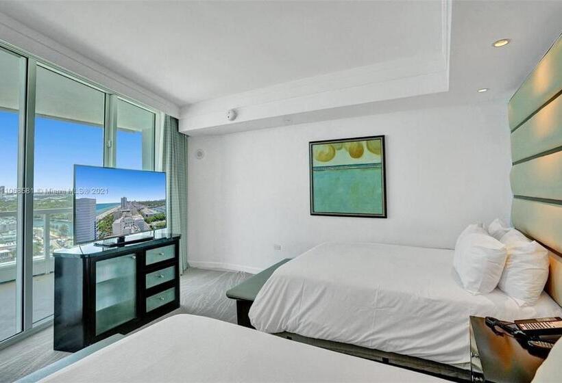 בית מלון כפרי Fontainebleau Miami Beach