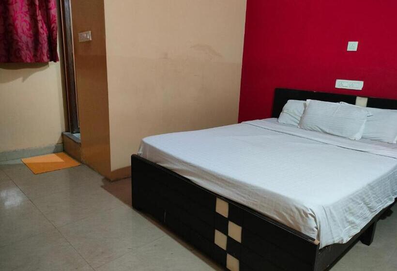 酒店 Lakshmi Sri Deluxe Lodge
