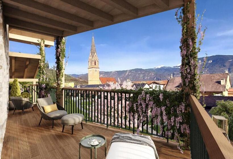 Отель Langenmantel Historic Suites