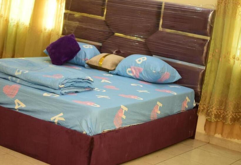 هتل Royal Suites And Apartments