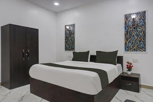 Пансион Fabhotel Atharva Executive