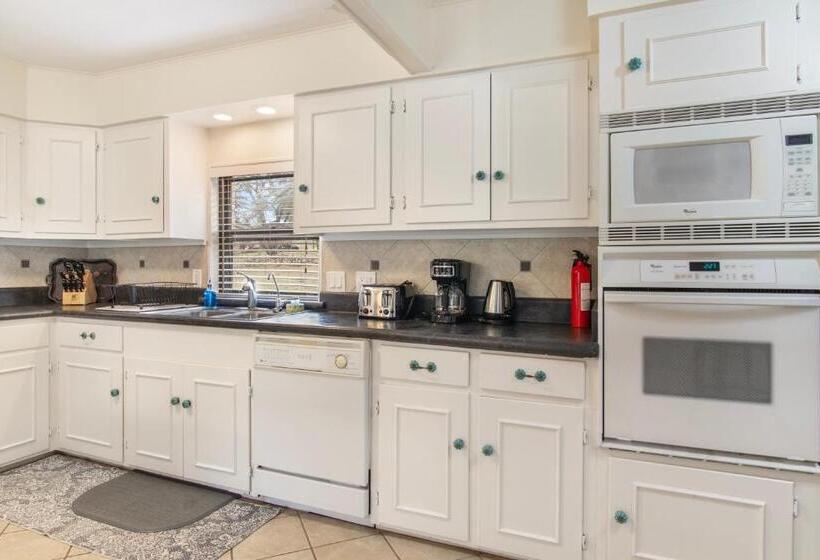 펜션 Indian Springs Lakehouse