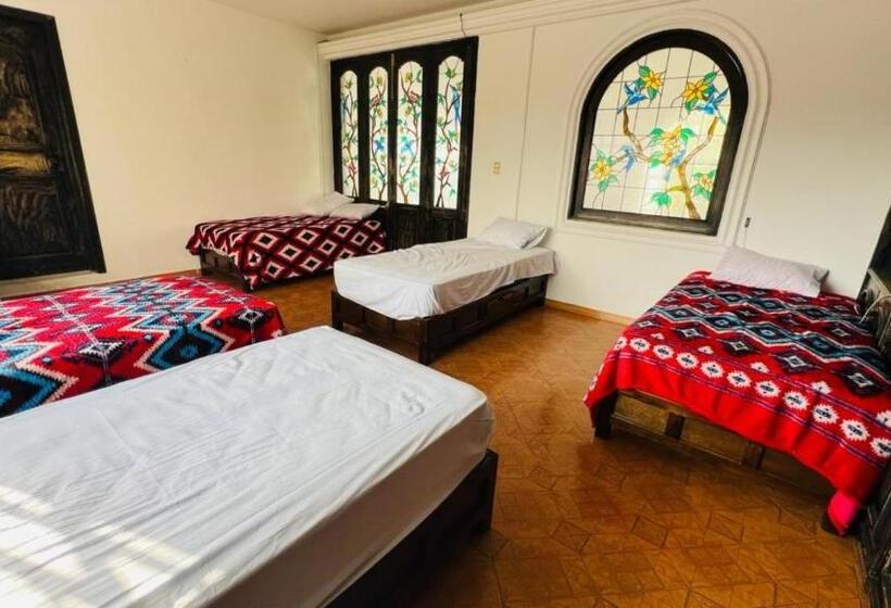 بنسيون Taj Mahal Hostal And Restaurant