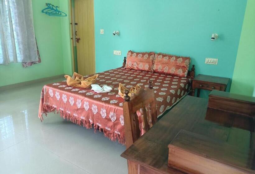 فندق Cosmic Holiday Inn