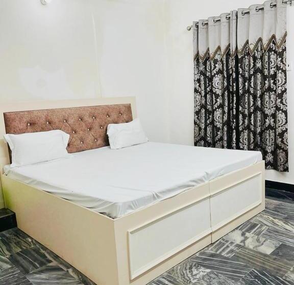 Отель Krishna Inn