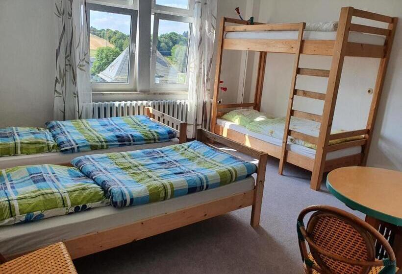 ペンション Monteurzimmer Alte Schule Heberndorf 1