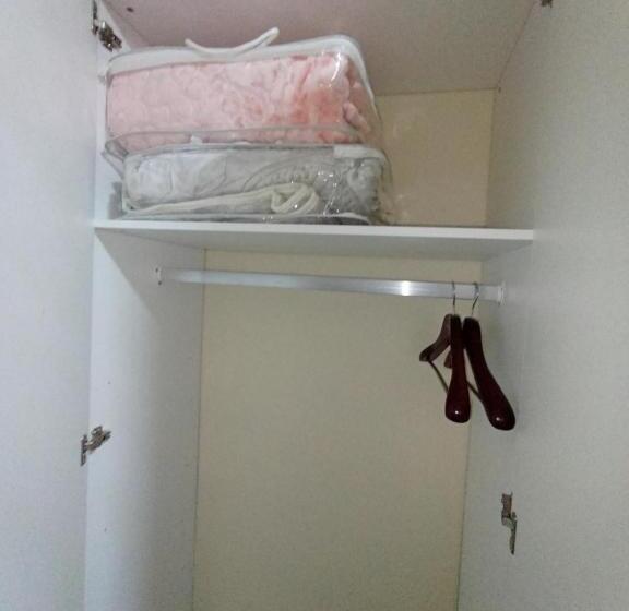 פנסיון Peshline Guest House Unit 1
