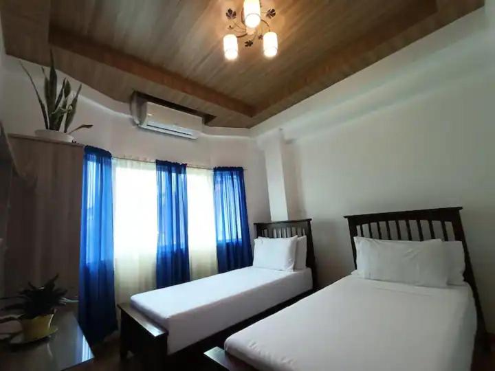 Sillero Painting Gallery And Hostel