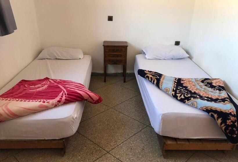 هاستل Oceana Surf House