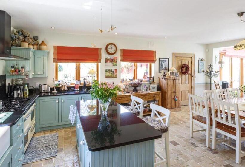 צימר Cherrygarth Cottage