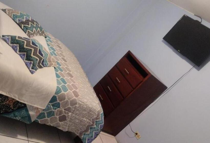 호텔 Hostal Maria José