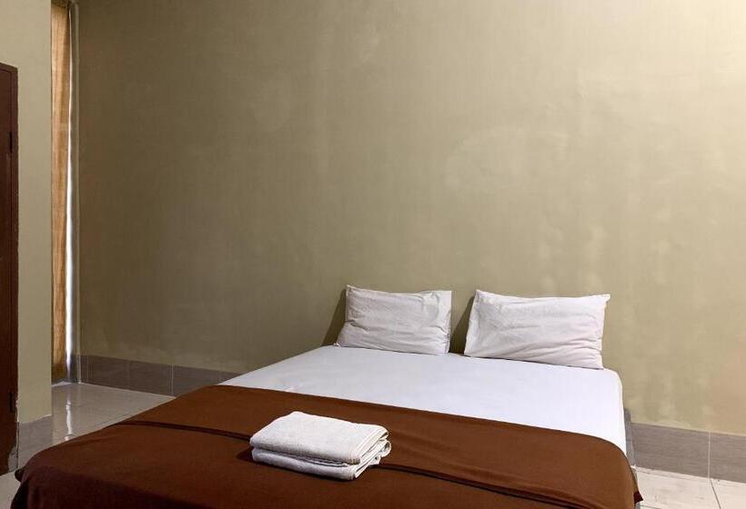 فندق Oyo 93876 Athirah Kost