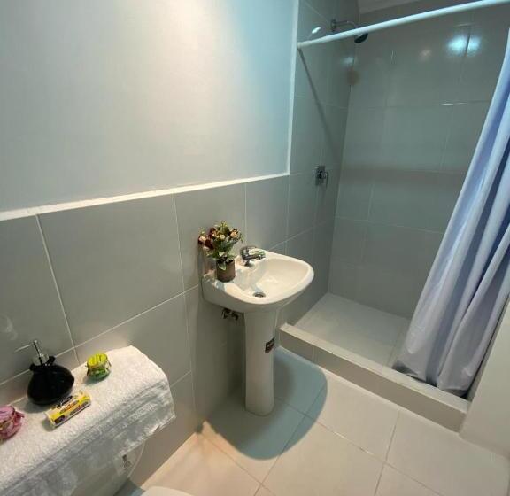 پانسیون Broadway Suites