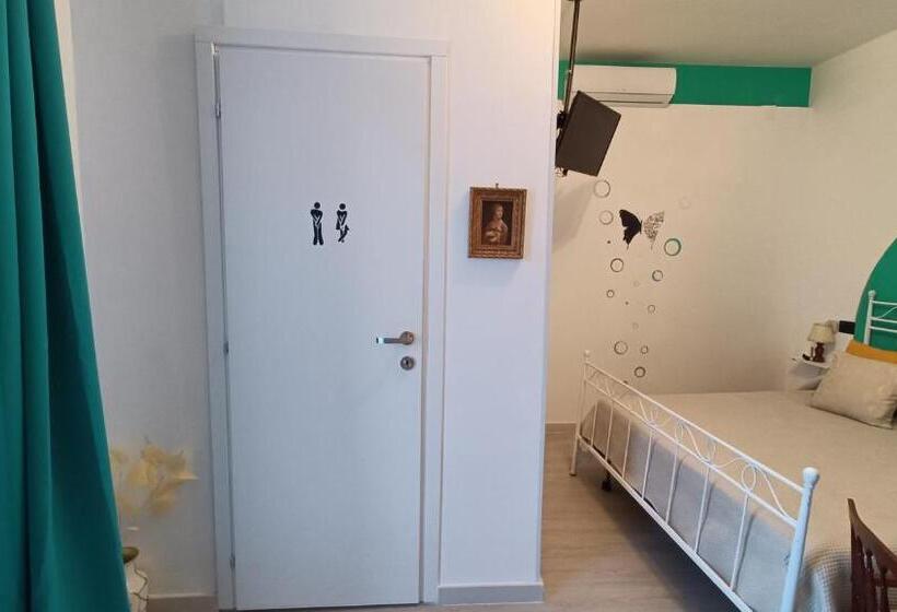 פנסיון Maya Guest House