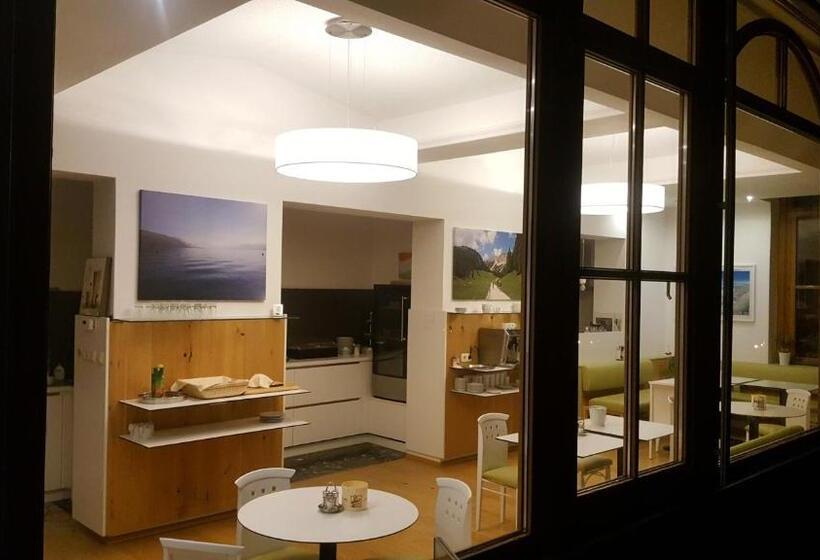 ベッドアンドブレックファースト & Fitness Castello