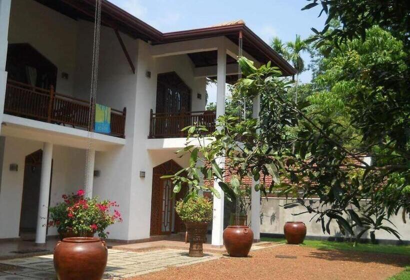 تختخواب و صبحانه Neue Villa Wunderschön