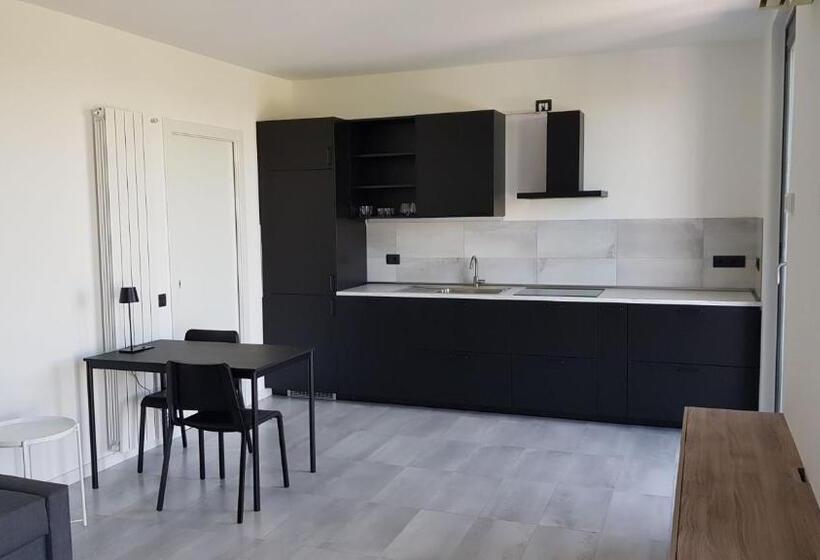 Black And White B&b Urgnano
