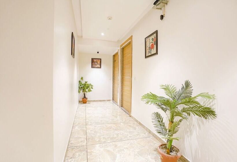 Fabhotel Kingsway