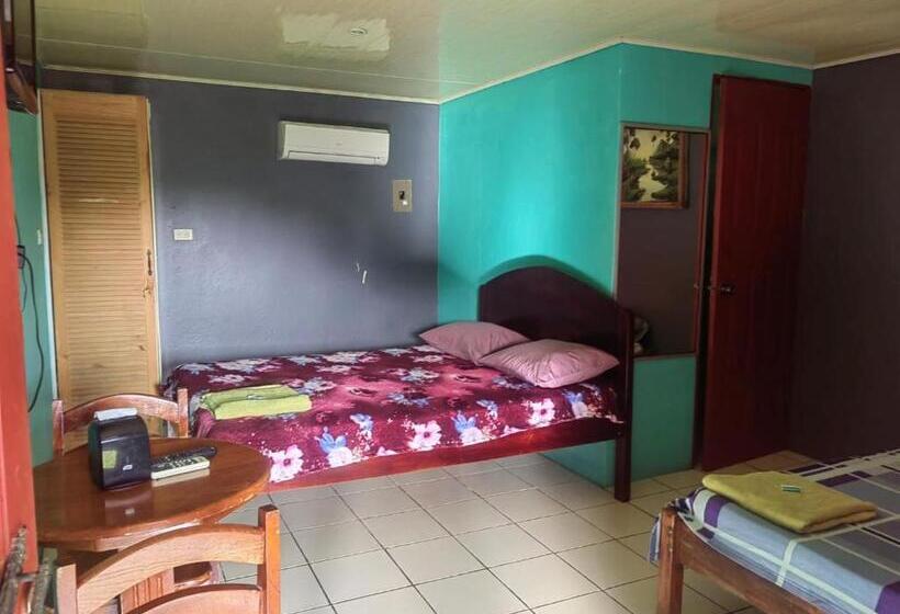 فندق Cabinas El Botecito