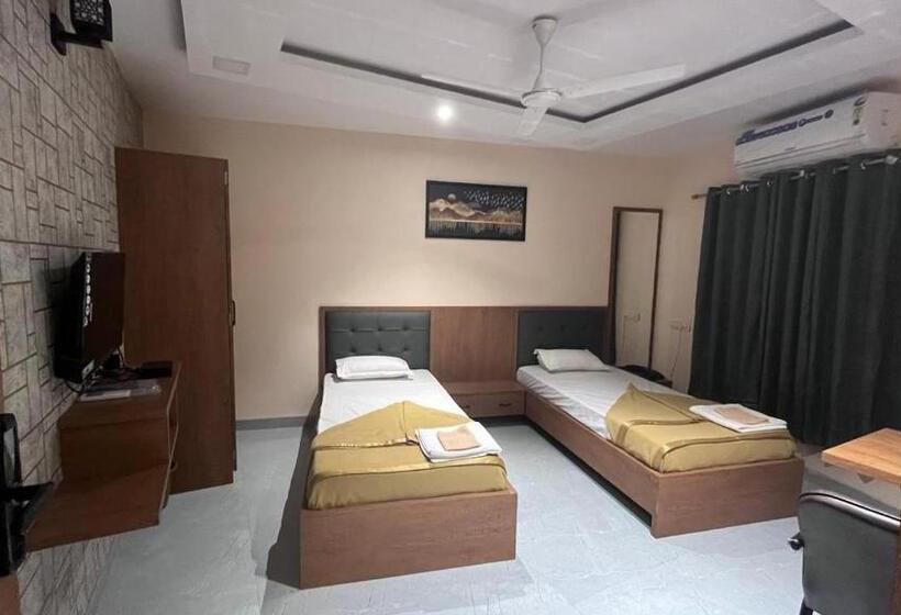 Отель Paradise Inn
