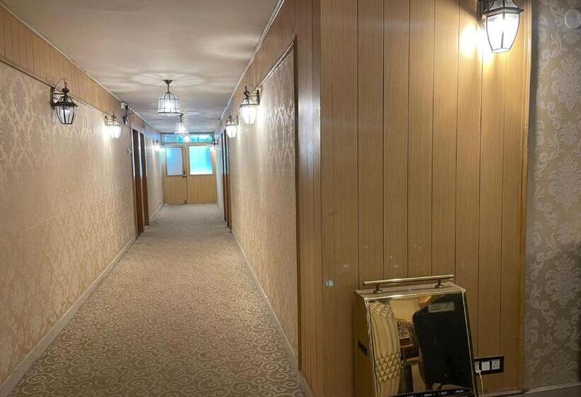 酒店 Rnr The Luxury Suits Lodging & Restaurant