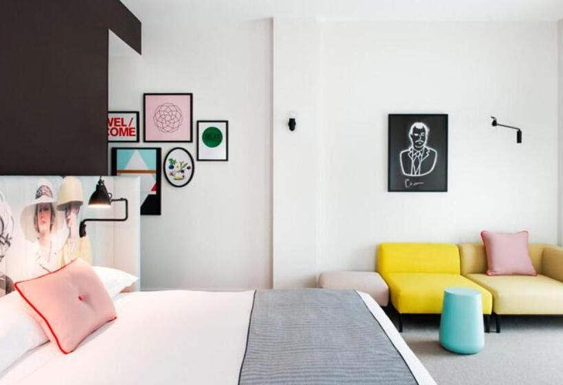 Отель Veera Residency