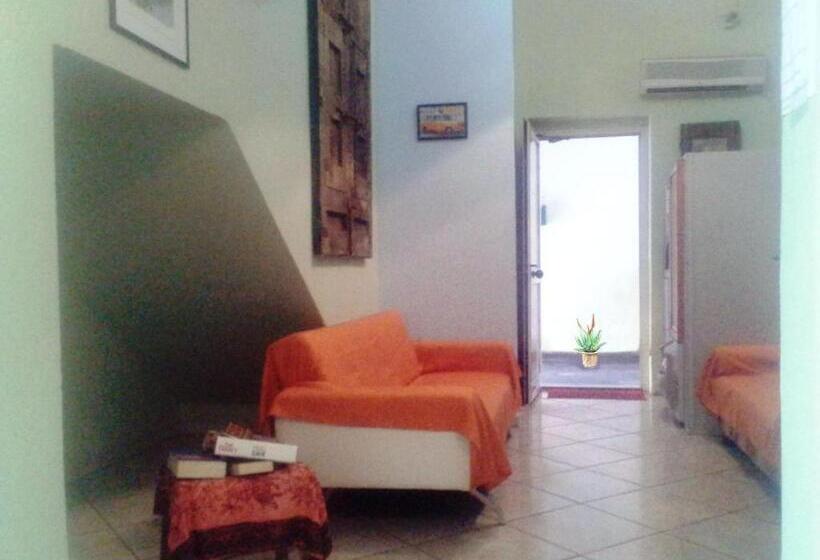 پانسیون Room In Bb   Guest House In Acireale
