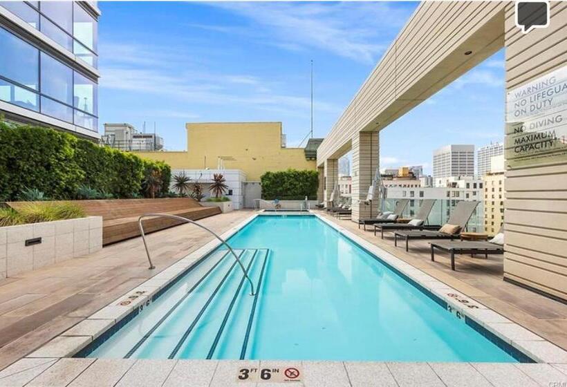 Relax On The Penthouse Floor Dtla With A View