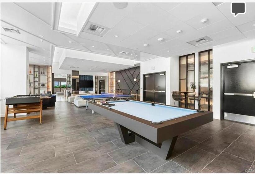 Relax On The Penthouse Floor Dtla With A View