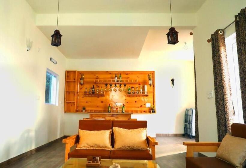 مبيت وإفطار Aaryam Villa