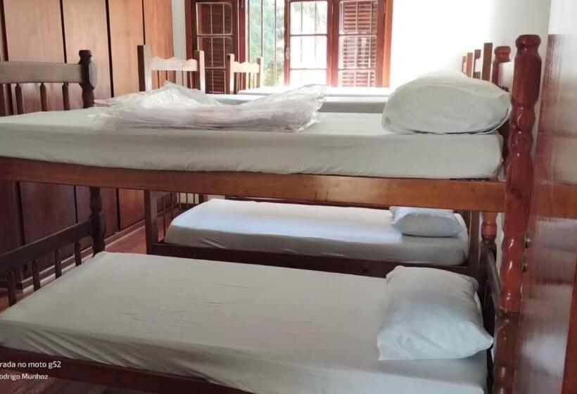 Bed and Breakfast Hostel Do Cabral